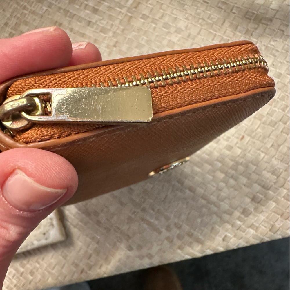 Tory Burch Wallet - Picture 2 of 8